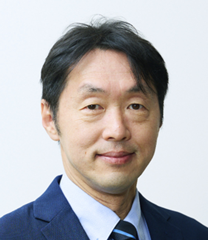 昆　孝 氏