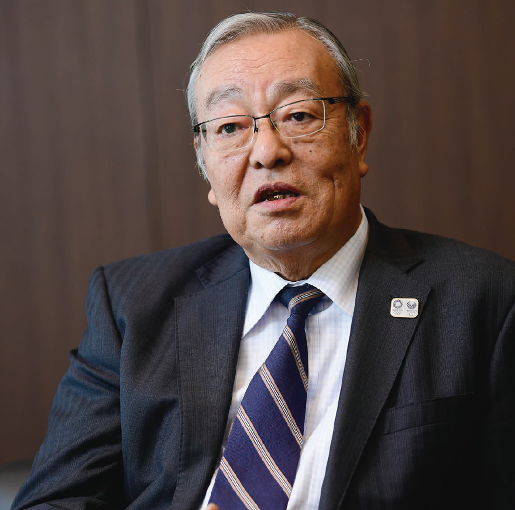 張本邦雄 氏